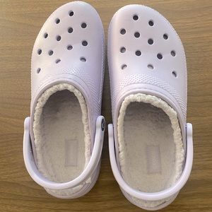 Women’s purple fuzzy Crocs